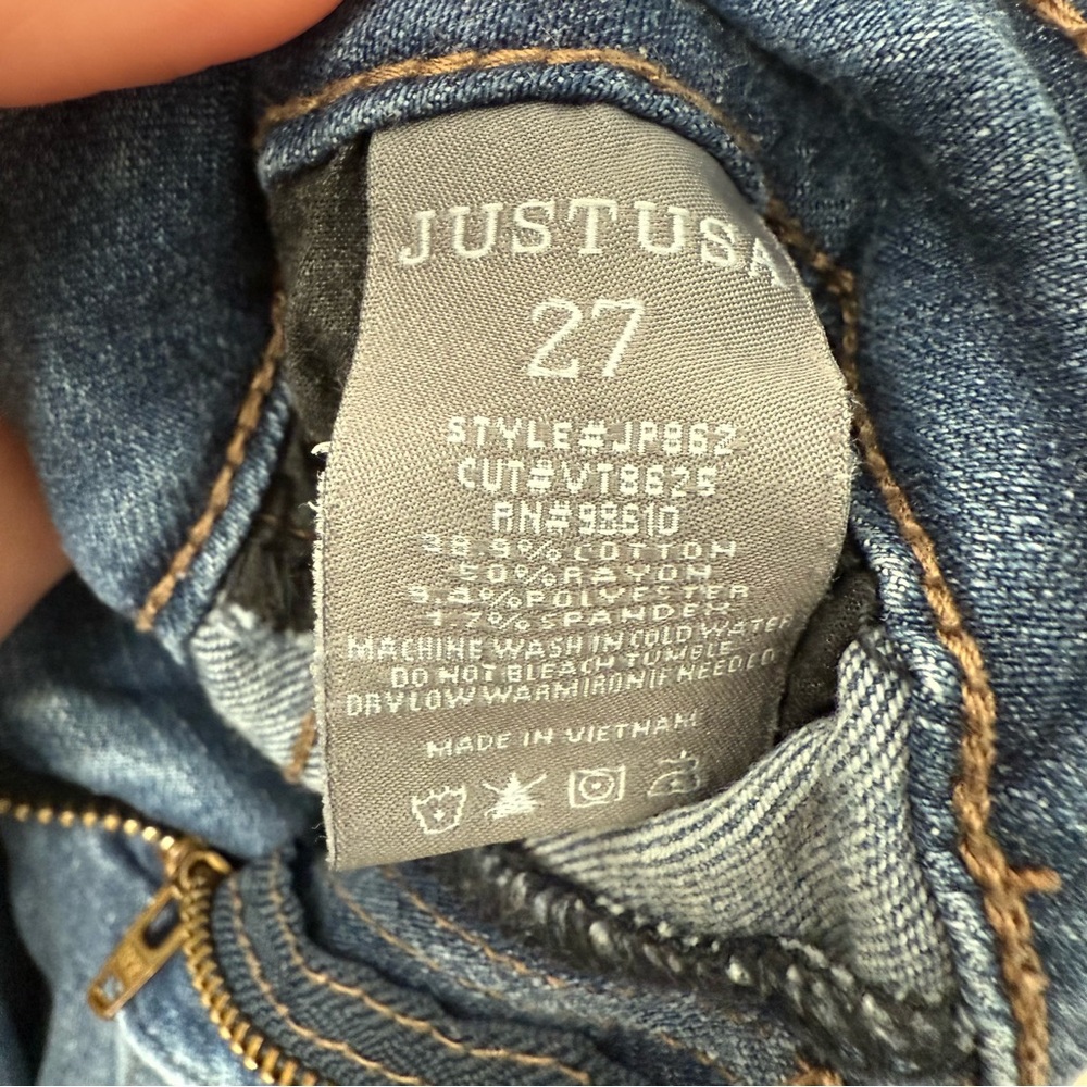 JUST USA Rhea Medium wash mid rise skinny jeans with light distressing - Picture 5 of 5